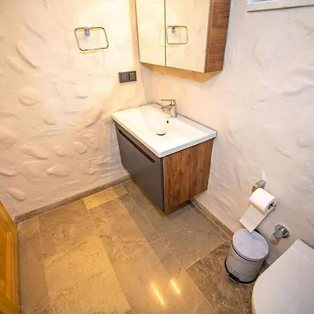 Canoezue 1 Villa