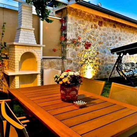 Canoezue 1 Villa